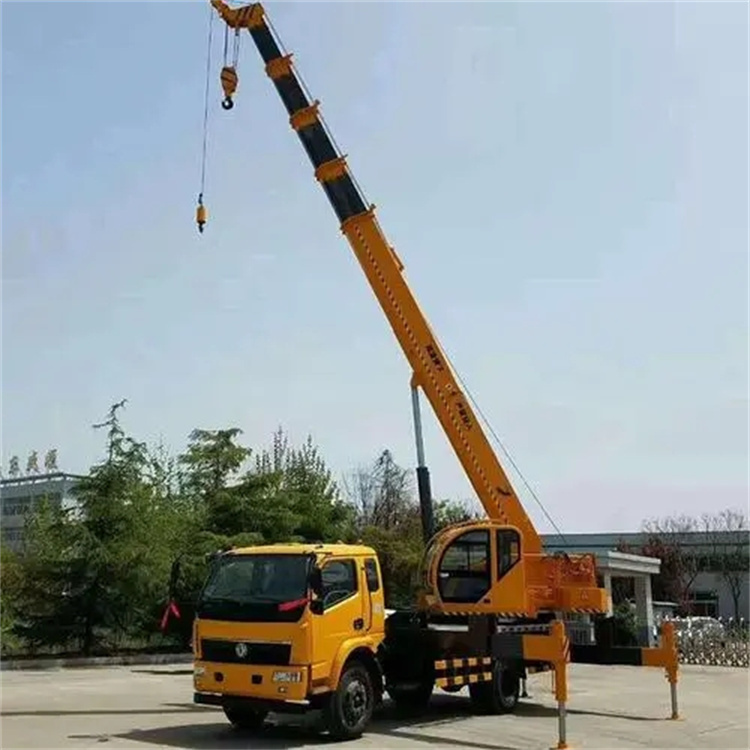 封开钢筋笼入孔时,由吊车采用单点起吊